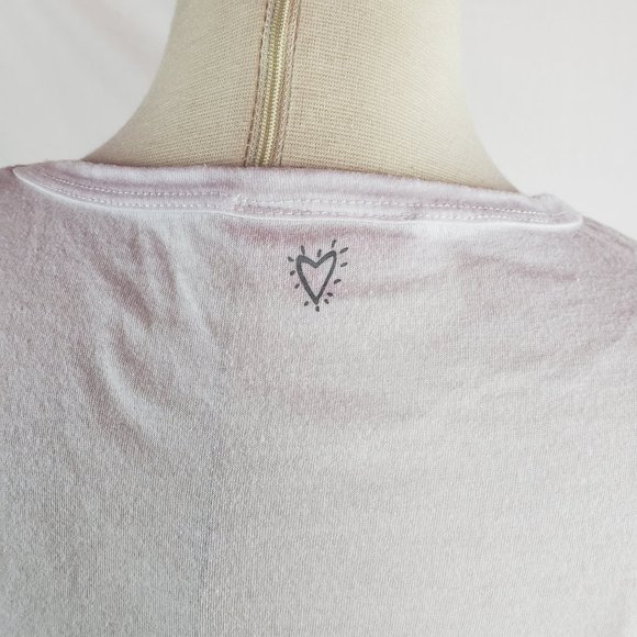 Betsey Johnson Lips Graphic Boyfriend Crop Tee - Picture 4 of 5